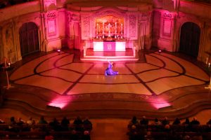 weihnachtliches Orgelkonzert mit Tanz und Licht, Kreuzorganist Holger Gehring