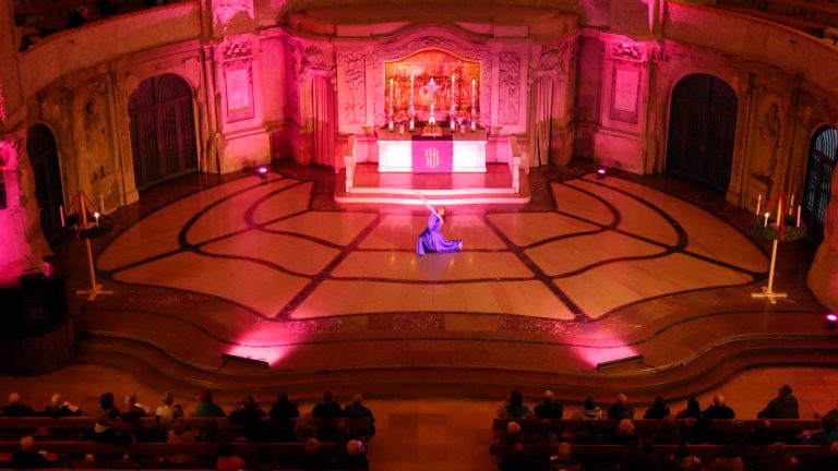 weihnachtliches Orgelkonzert mit Tanz und Licht, Kreuzorganist Holger Gehring