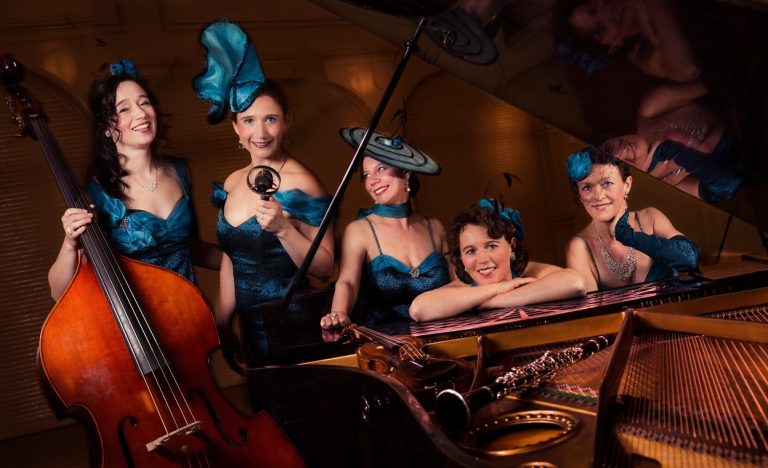 Dresdner Salondamen im Konzert in der Kreuzkirche Dresden